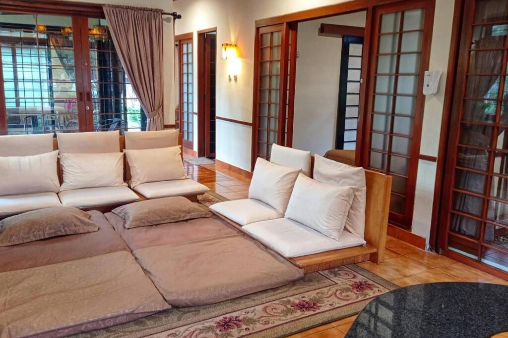 Designer Villa Tokyo Чианджур Екстериор снимка